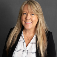 Jeanie Houk Headshot